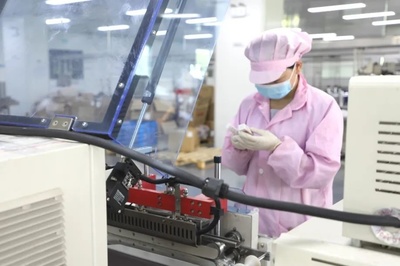 金山國潮崛起 從代工到引領(lǐng)，自創(chuàng)高級(jí)護(hù)膚品開啟美妝新篇章